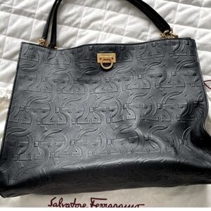 Salvatore Ferragamo Black with a Light Pink Interior Leather Shoulder Bag